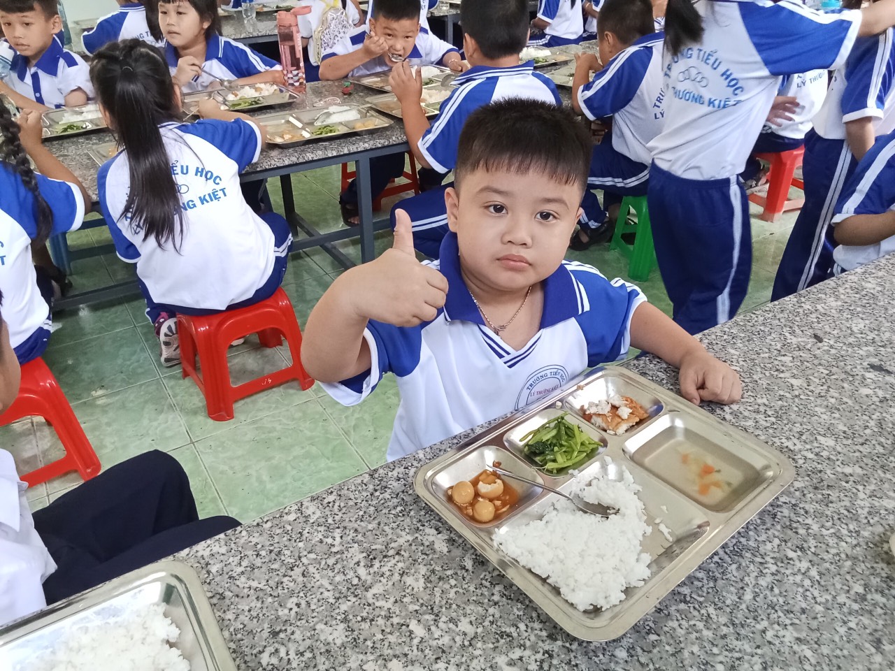 cung cấp suất ăn cho trường học tại Phú Mỹ