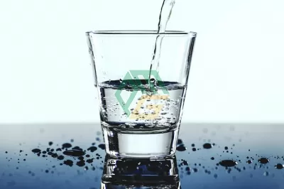 6 LÝ DO NÊN UỐNG NƯỚC ẤM KHI BỤNG ĐÓI
