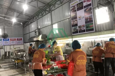 Một ngày ăn gì? – Gợi ý thực đơn cơm công nhân đủ chất, ngon miệng