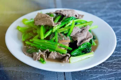 Bò xào rau cải lạ miệng, đưa cơm