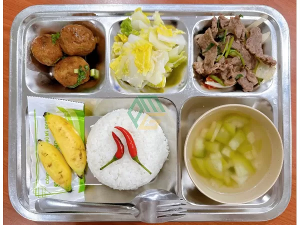 Suất ăn công nghiệp 30k